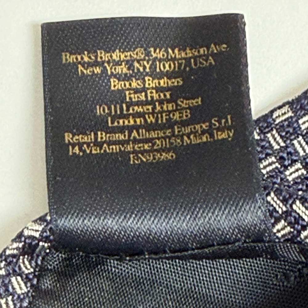 Brooks‎ Brothers Makers & Merchants Navy Silver Geometric Micro Pattern Silk Tie - Picture 4 of 6